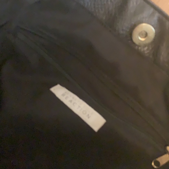 Kenneth Cole Reaction Black & Gold Bag - Picture 10 of 12